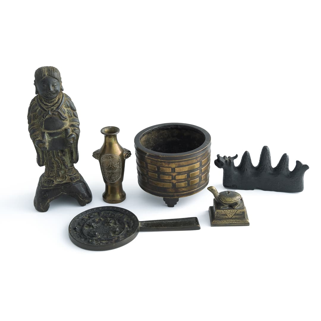 Bronze and scholar objects